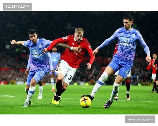 曼联第97分钟点球绝杀力克对手全取三分迎来胜利 曼联第97分钟点球绝杀力克对手全取三分迎来胜利